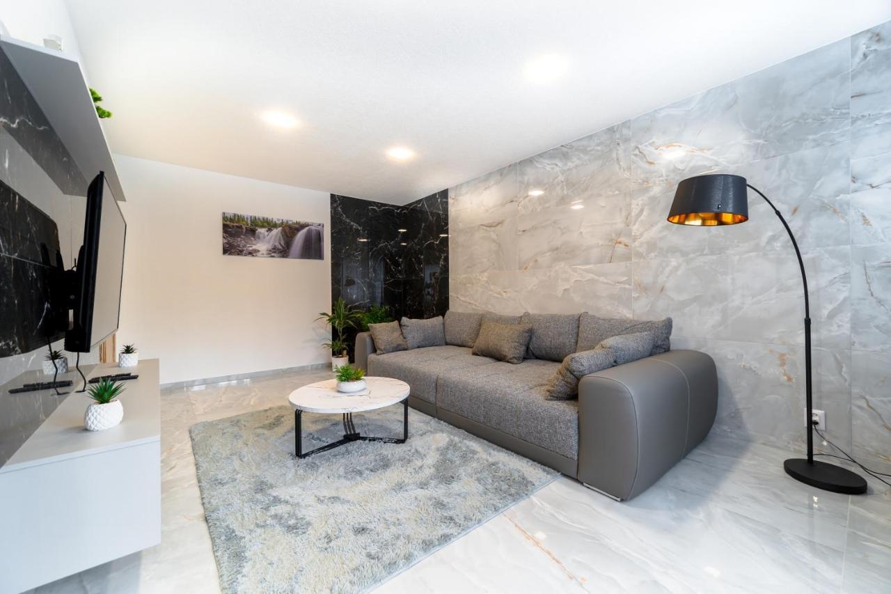 Apartman Discreet Kysucke Nove Mesto Ngoại thất bức ảnh