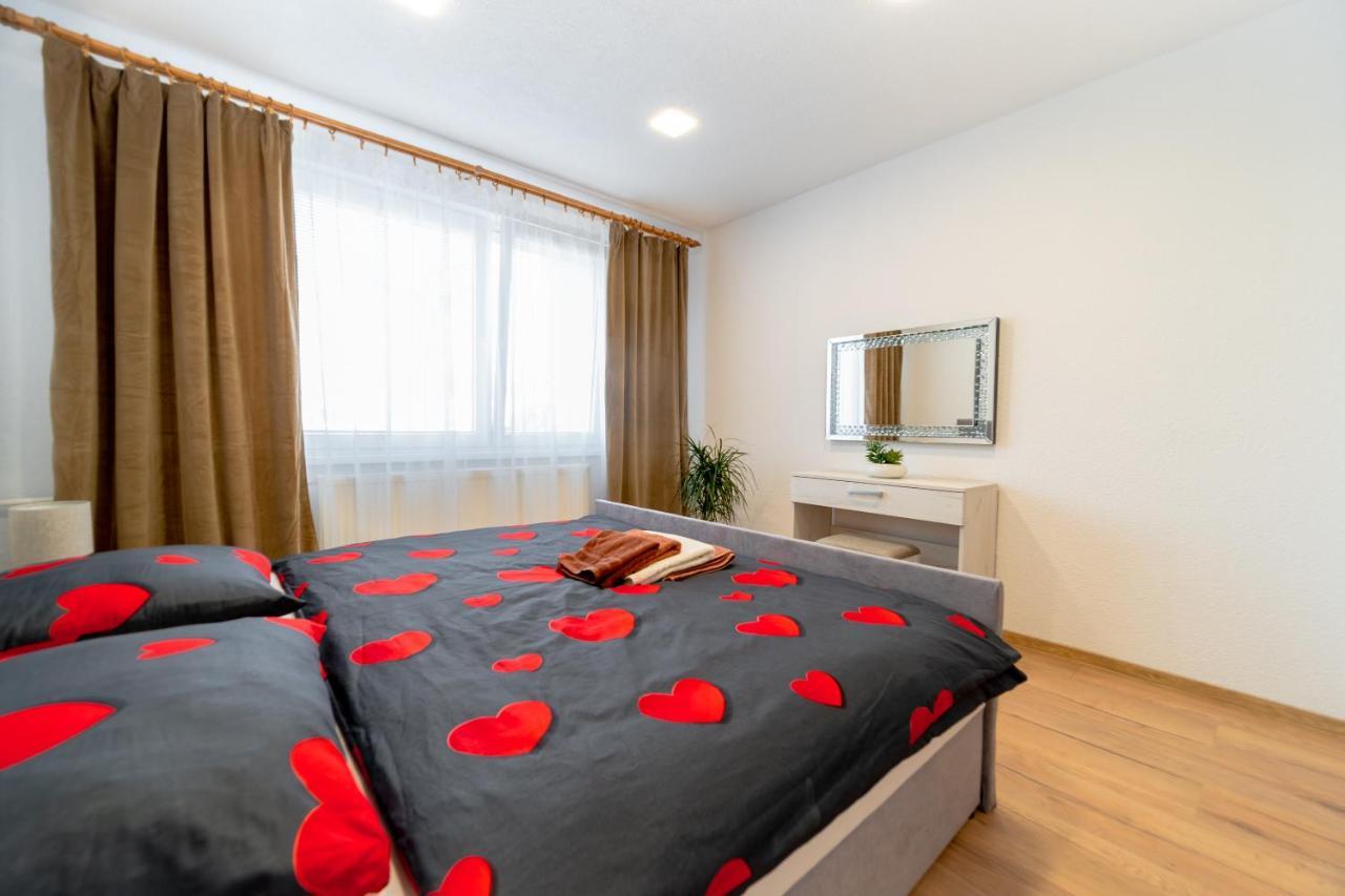 Apartman Discreet Kysucke Nove Mesto Ngoại thất bức ảnh