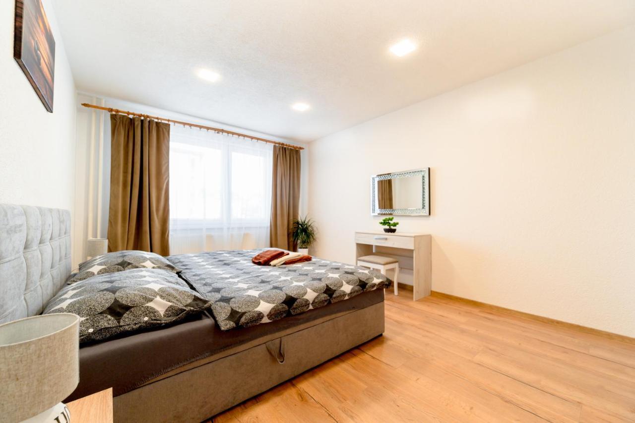 Apartman Discreet Kysucke Nove Mesto Ngoại thất bức ảnh